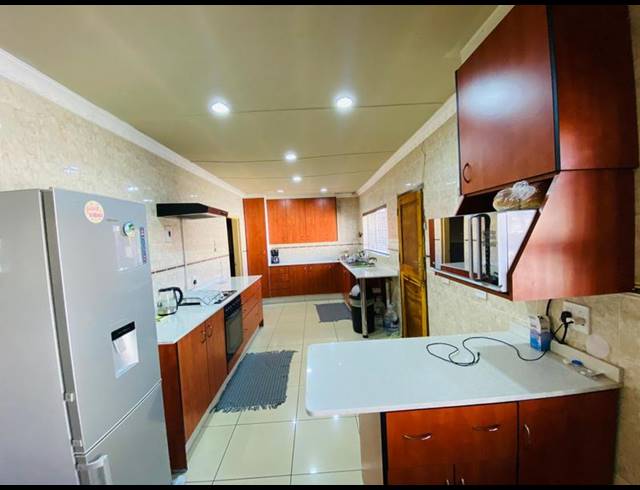 4 BEDROOM HOUSE FOR SALE IN KIBLER PARK